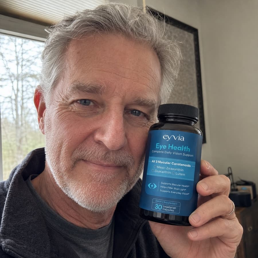 An EYVIA customer at home.